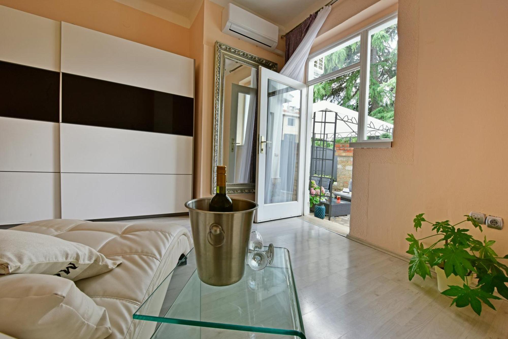 פורץ Apartments Villa Herak מראה חיצוני תמונה