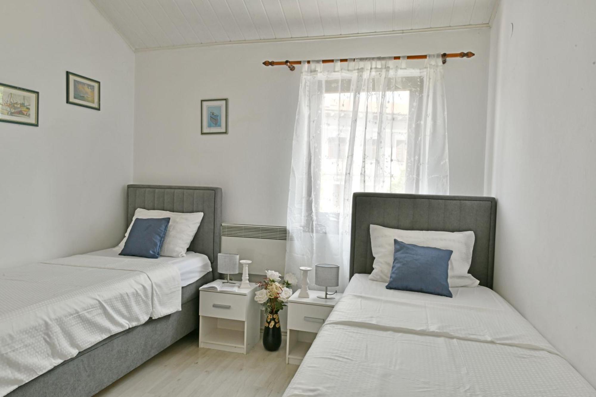 פורץ Apartments Villa Herak מראה חיצוני תמונה