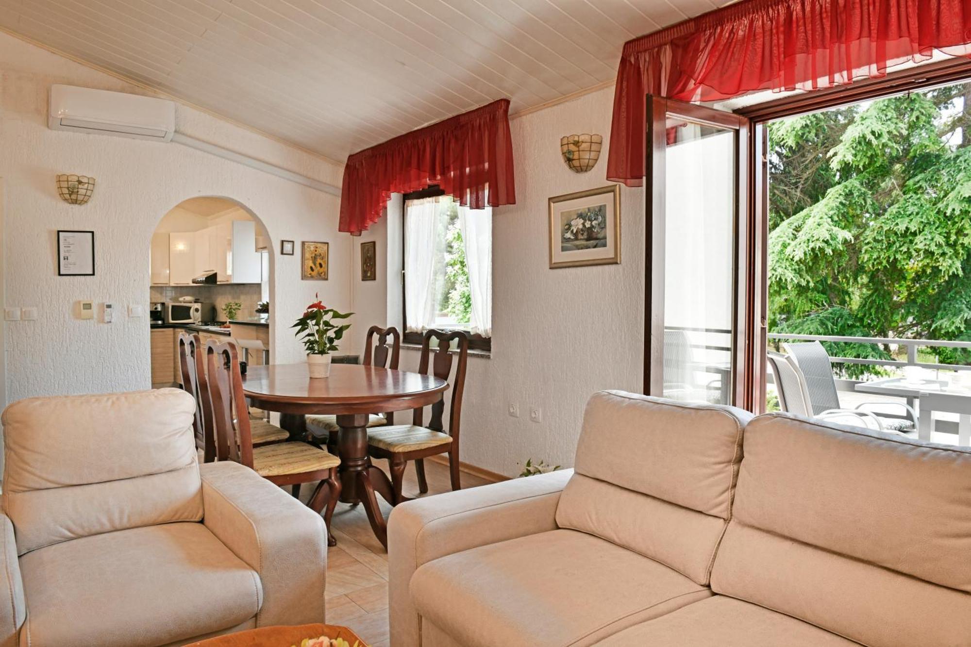 פורץ Apartments Villa Herak מראה חיצוני תמונה